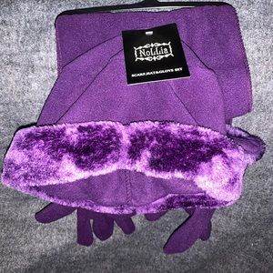 Nollia purple glove and scarf set